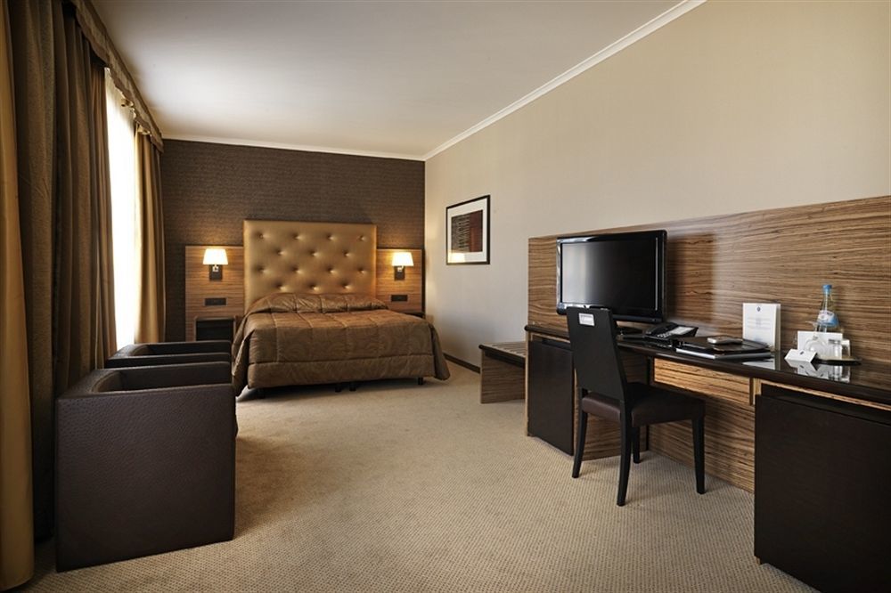 Hyllit Hotel Antwerp Room photo
